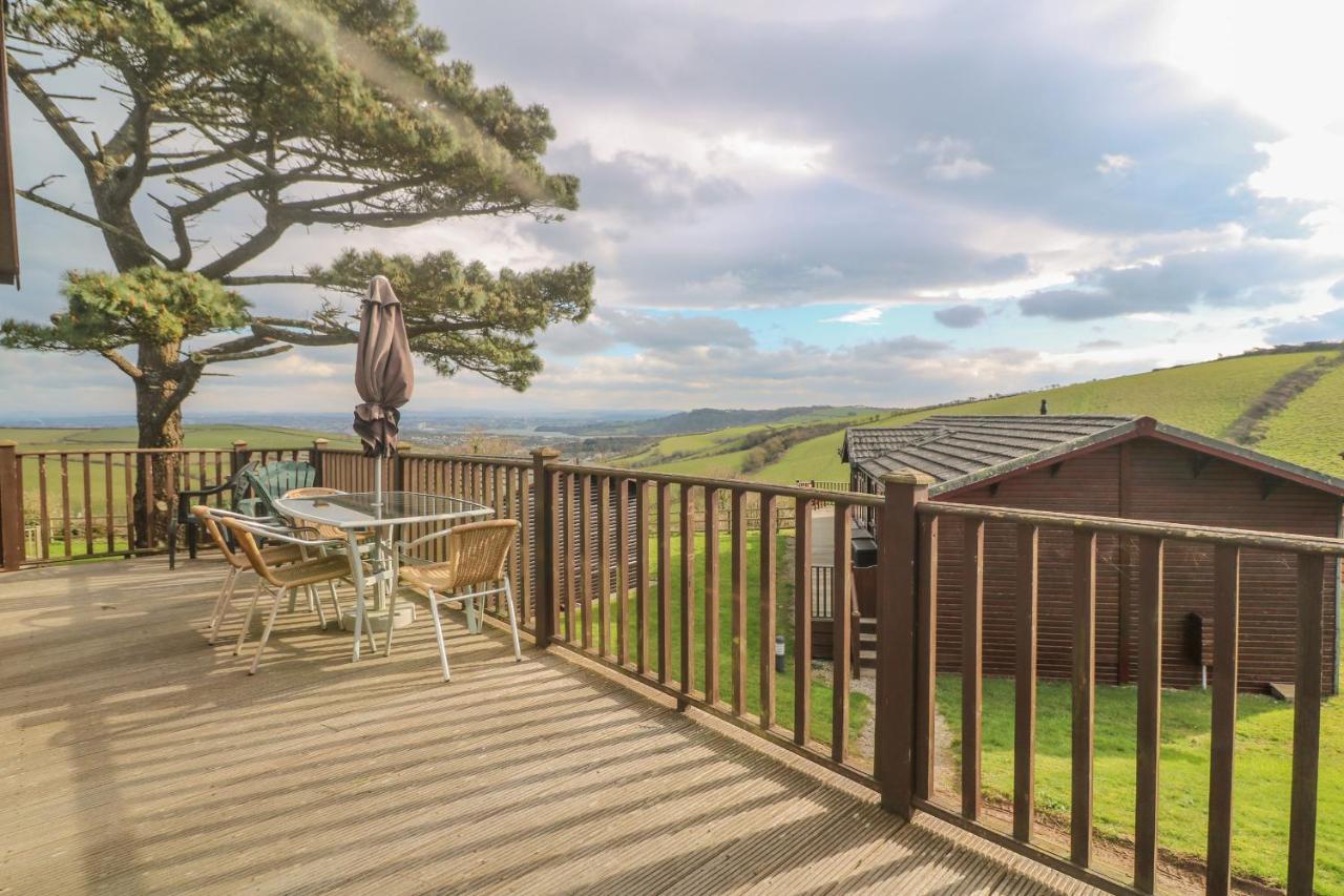 23 Holiday home *
